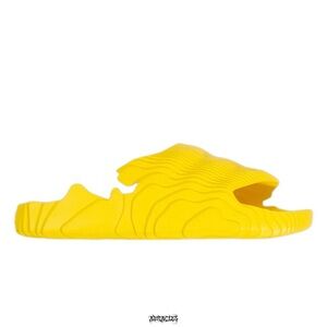 Auracles Chris Brown Nami Slide • Solar Yellow • 2024